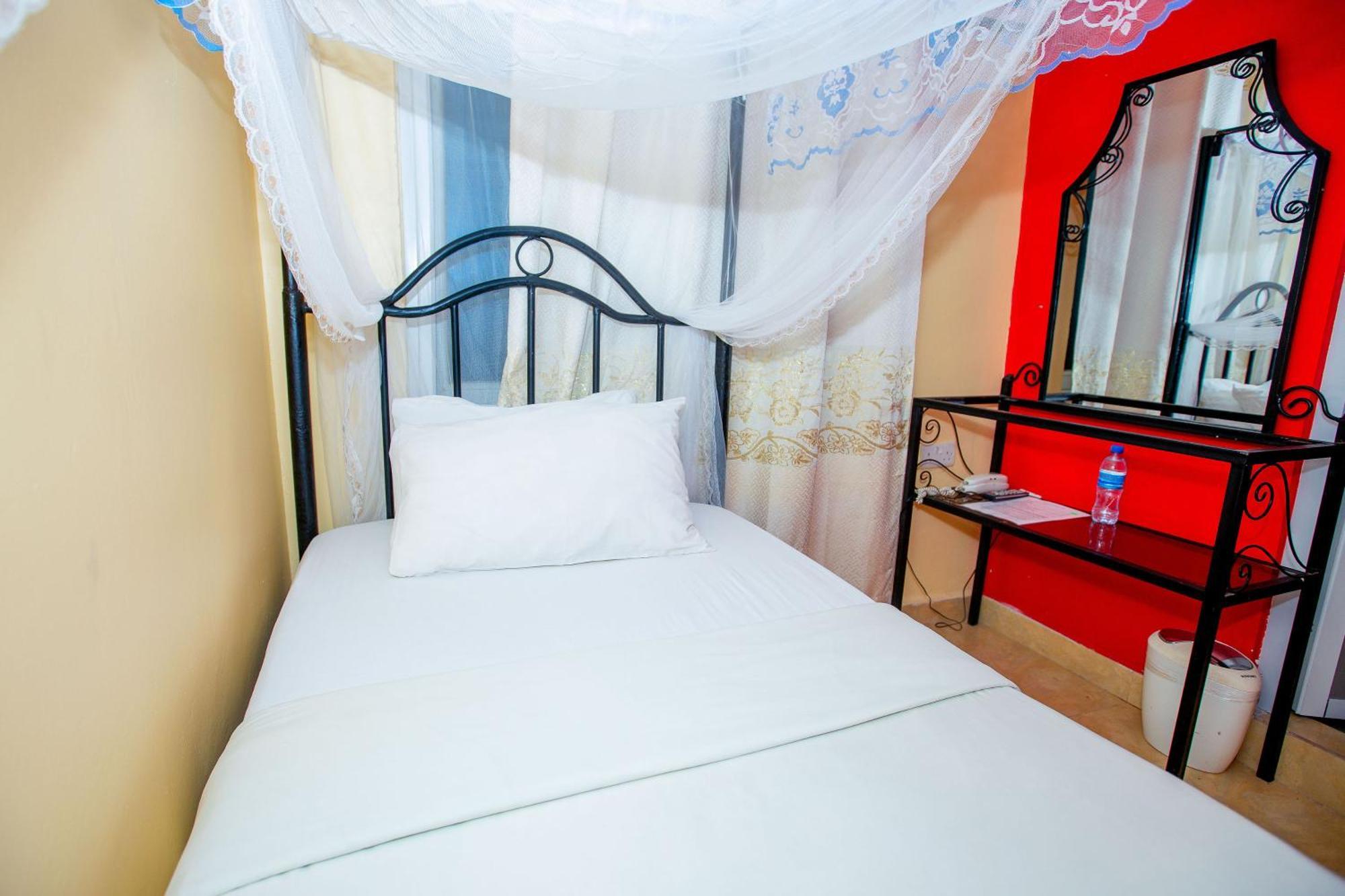 Kays Lodge Dar es Salaam Exterior photo